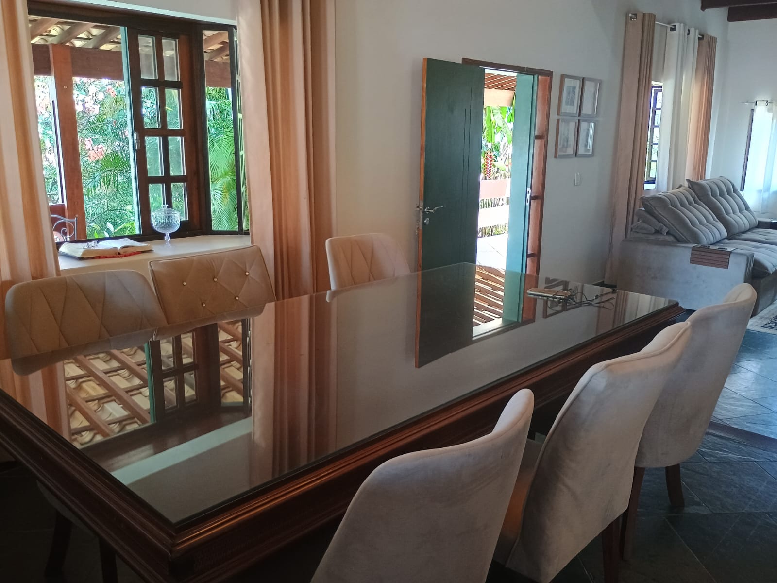 Casa Térrea com 3 dormitórios e Piscina a Venda no Condomínio Jardim do Ribeirão I