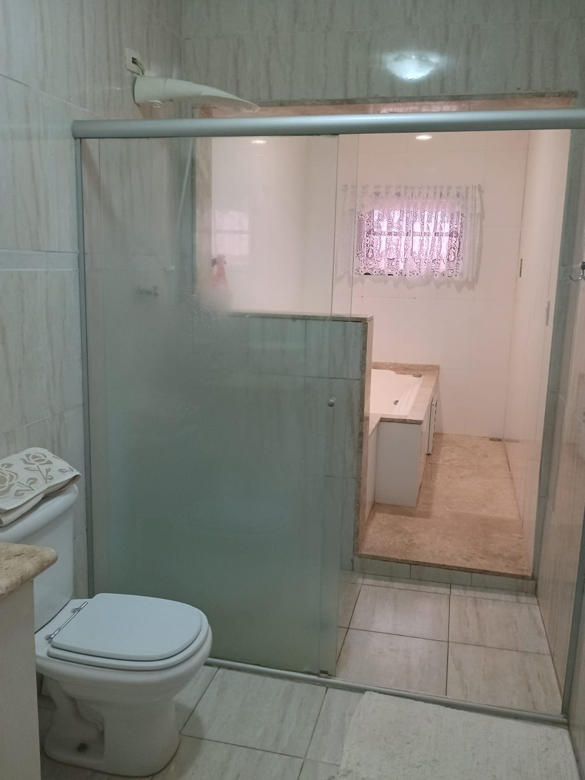 Casa Térrea com 3 dormitórios e Piscina a Venda no Condomínio Jardim do Ribeirão I