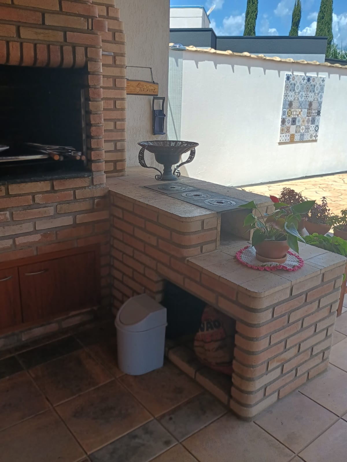 Casa Térrea com 3 dormitórios e Piscina a Venda no Condomínio Jardim do Ribeirão I