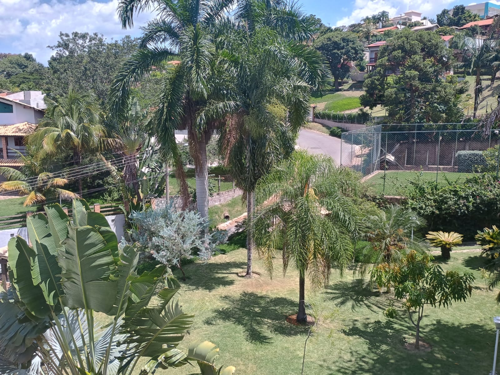 Casa Térrea com 3 dormitórios e Piscina a Venda no Condomínio Jardim do Ribeirão I