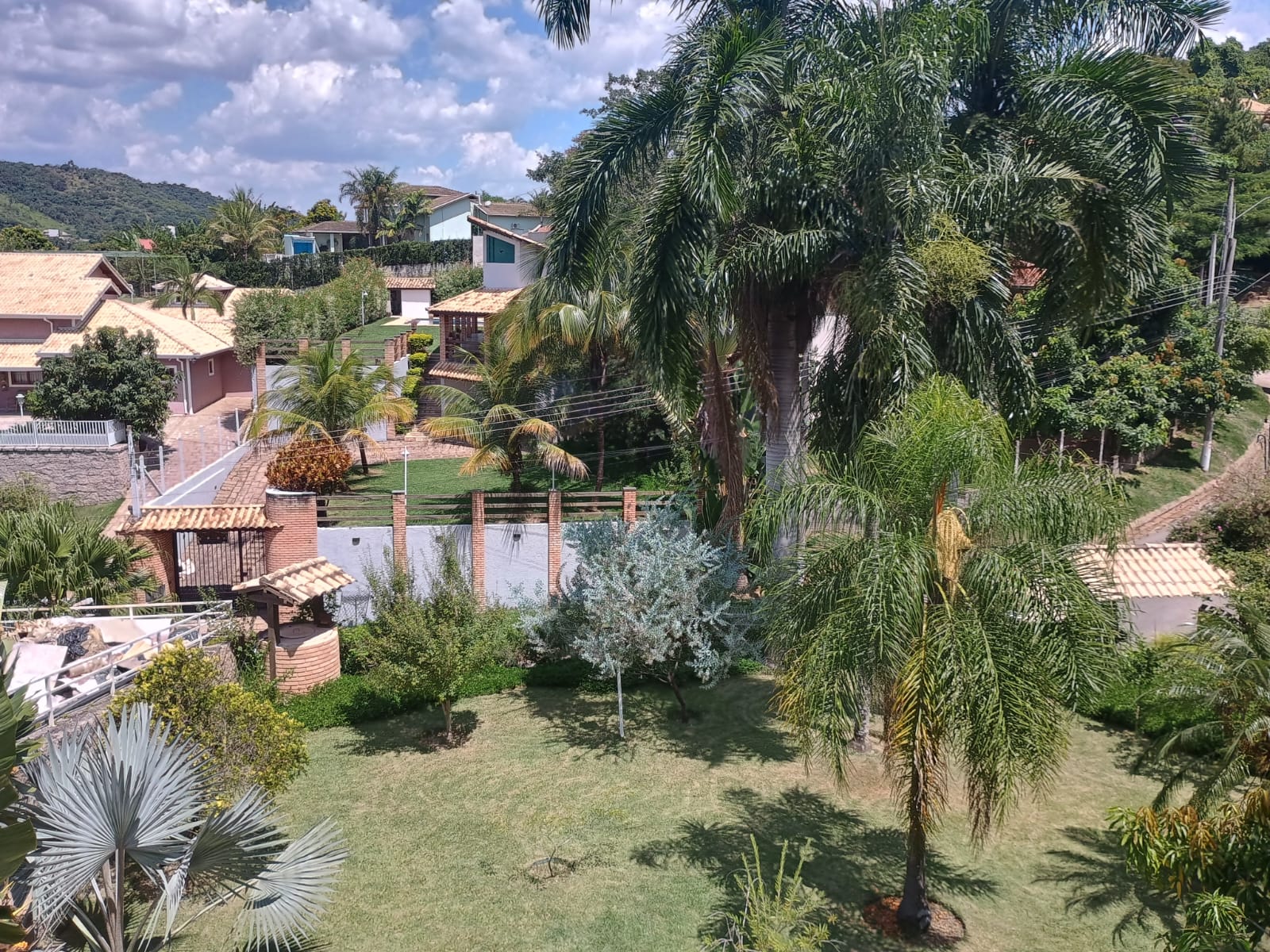 Casa Térrea com 3 dormitórios e Piscina a Venda no Condomínio Jardim do Ribeirão I