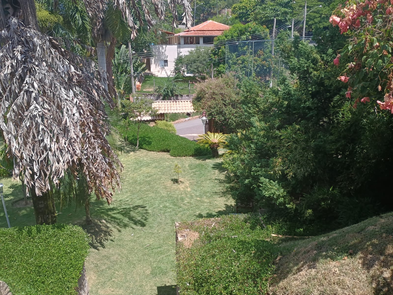 Casa Térrea com 3 dormitórios e Piscina a Venda no Condomínio Jardim do Ribeirão I