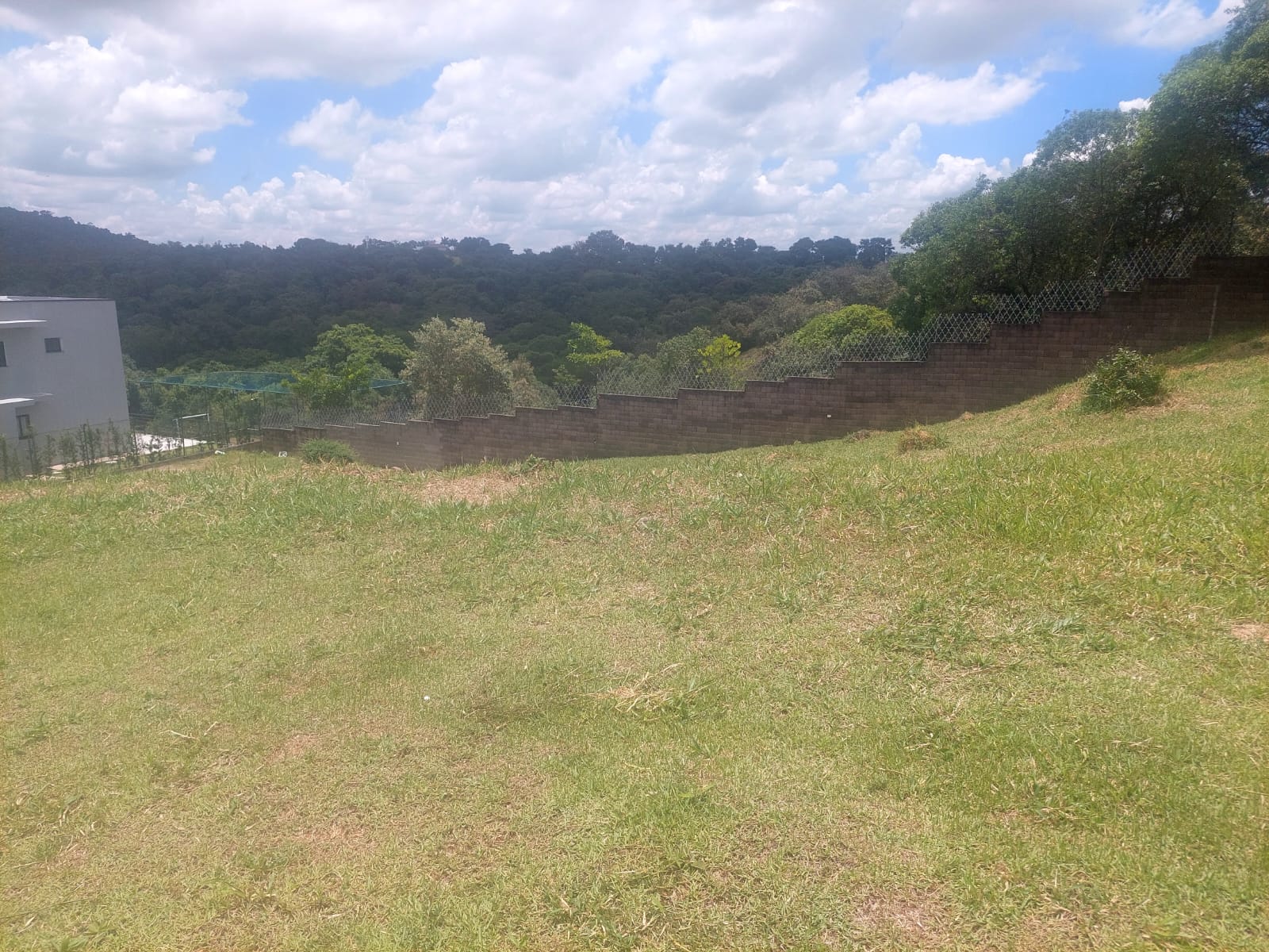 Terreno de 1.146m² com fundos para reserva no Montes Claros, Itupeva!