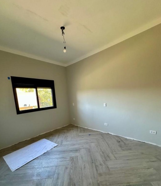 Casa moderna com vista para mata no Horizonte Azul 2: conceito aberto, 3 dorm (suíte master com closet), gourmet com churrasqueira e piscina