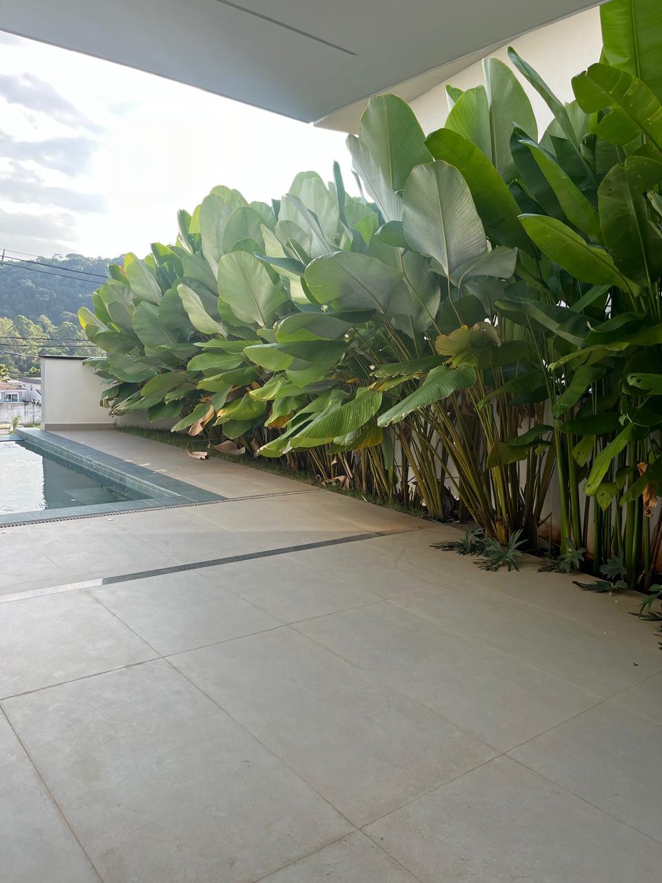 Alto Padrão, Piscina Infinita e Natureza ao Redor – Viva no Ibi Aram II!