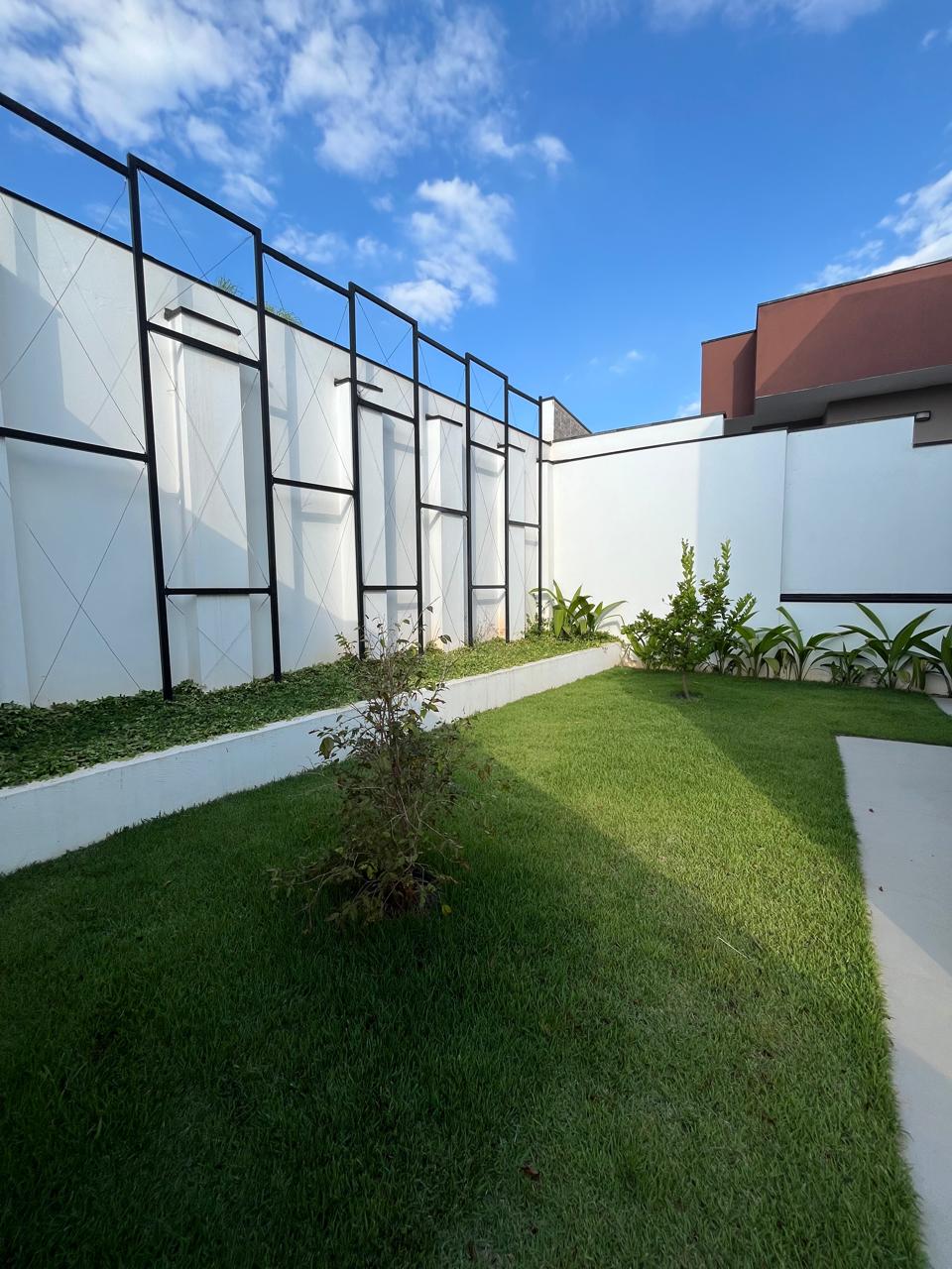 Alto Padrão, Piscina Infinita e Natureza ao Redor – Viva no Ibi Aram II!