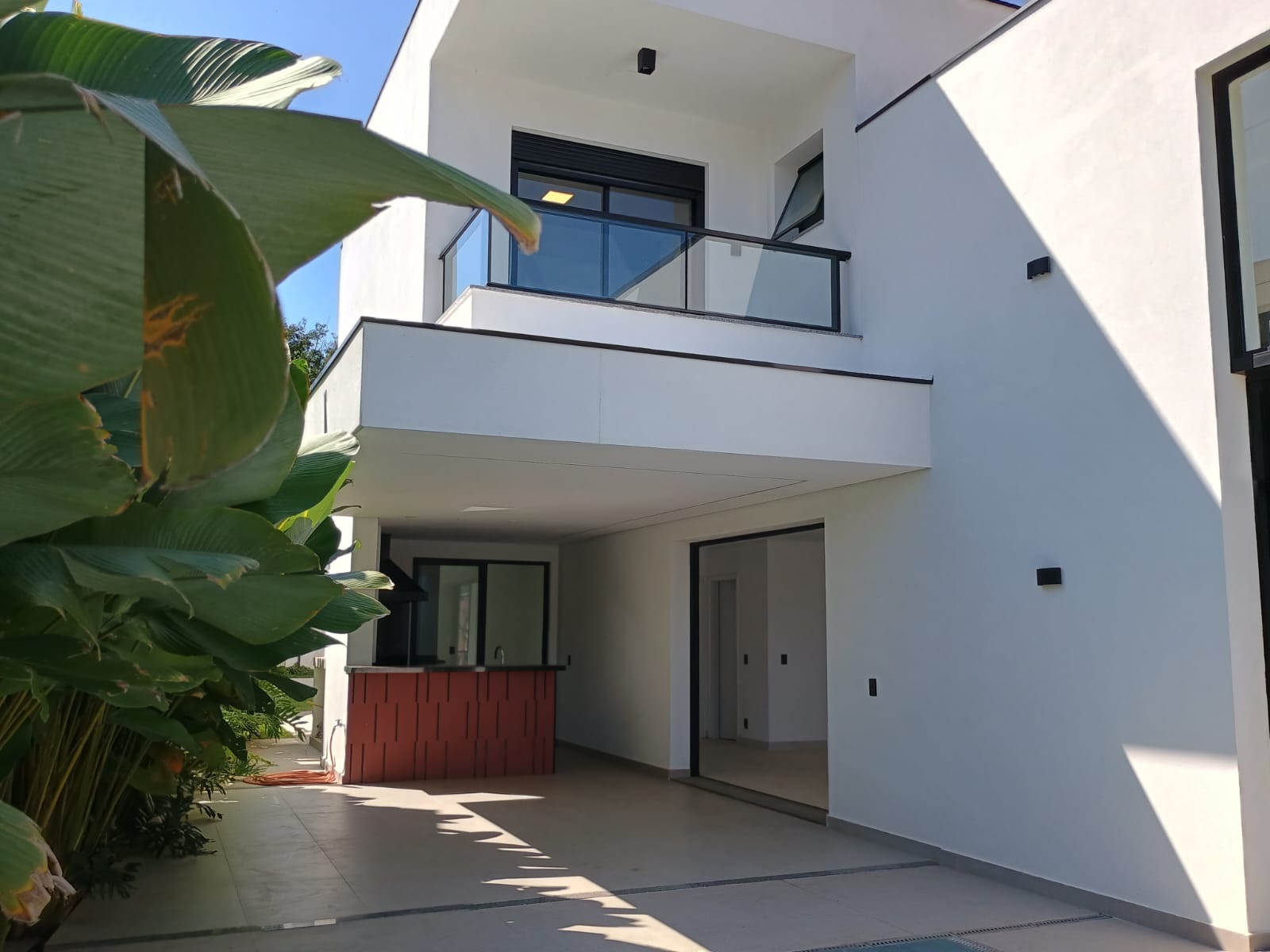 Alto Padrão, Piscina Infinita e Natureza ao Redor – Viva no Ibi Aram II!