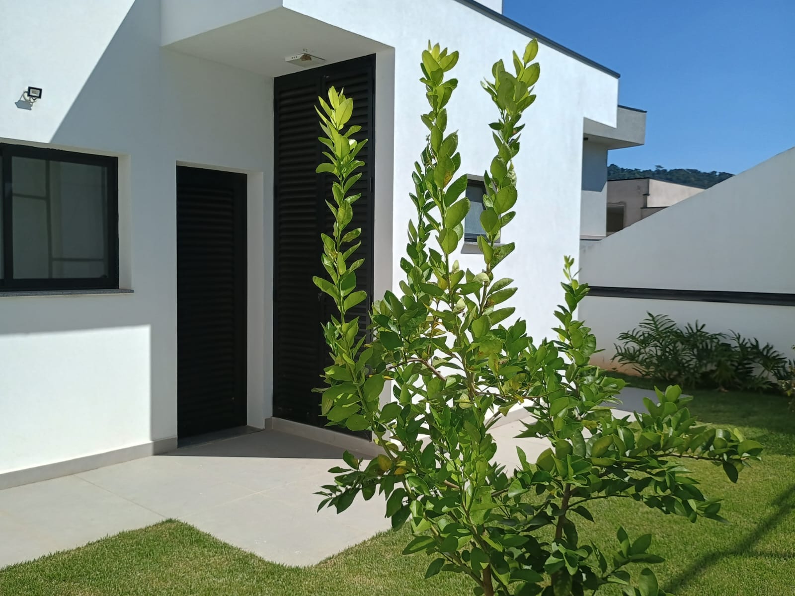 Alto Padrão, Piscina Infinita e Natureza ao Redor – Viva no Ibi Aram II!