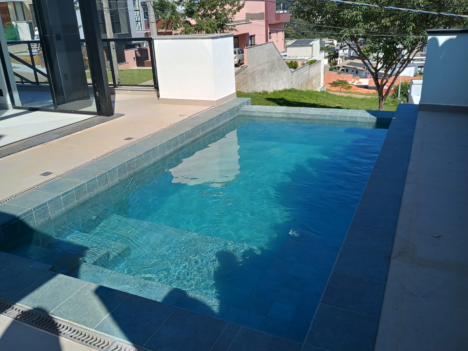Alto Padrão, Piscina Infinita e Natureza ao Redor – Viva no Ibi Aram II!