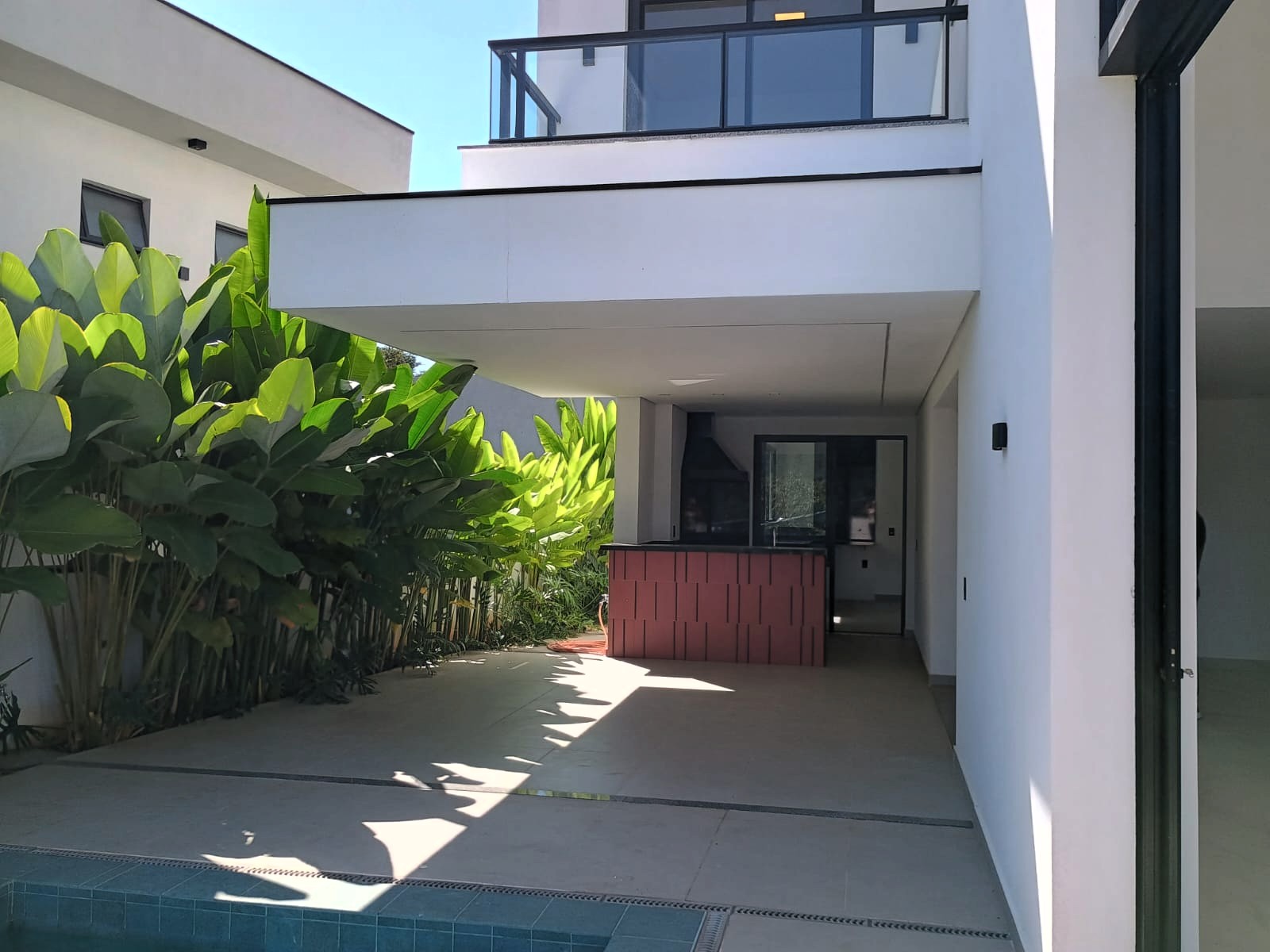 Alto Padrão, Piscina Infinita e Natureza ao Redor – Viva no Ibi Aram II!