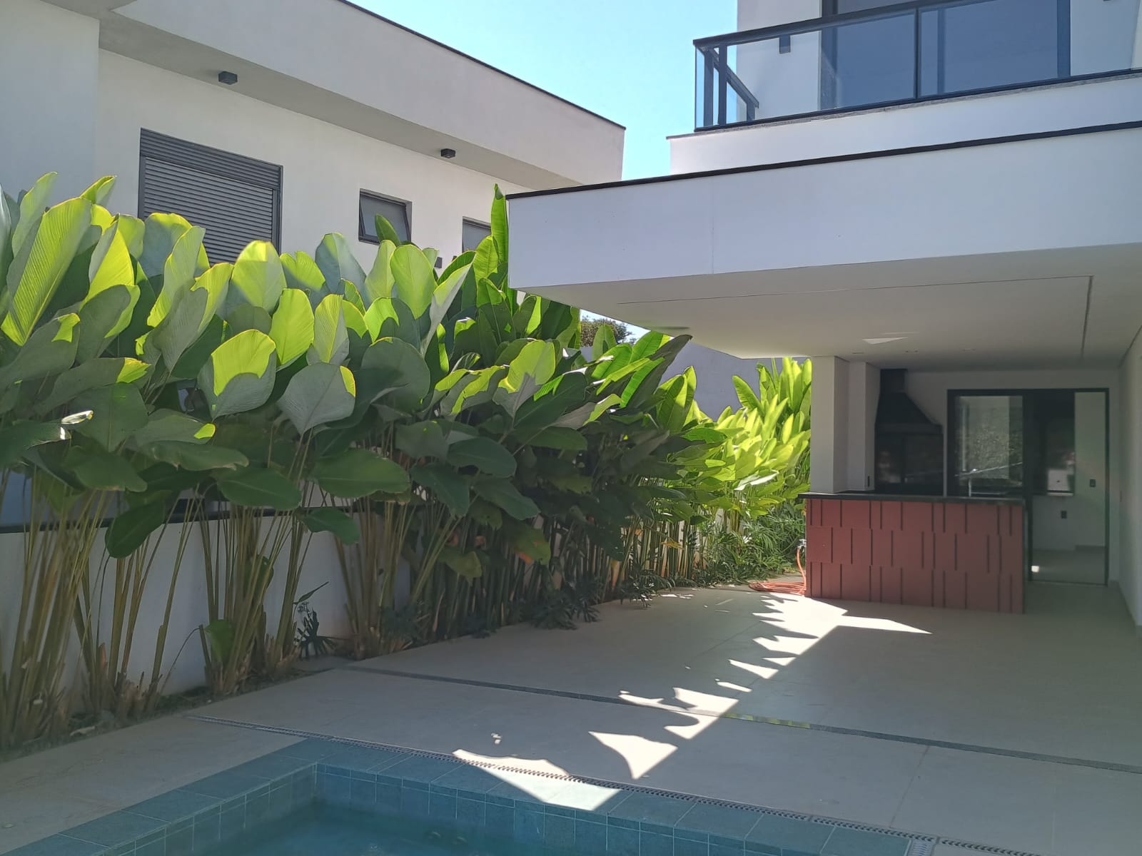 Alto Padrão, Piscina Infinita e Natureza ao Redor – Viva no Ibi Aram II!