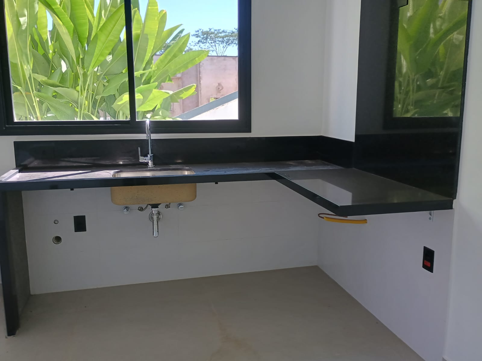 Alto Padrão, Piscina Infinita e Natureza ao Redor – Viva no Ibi Aram II!