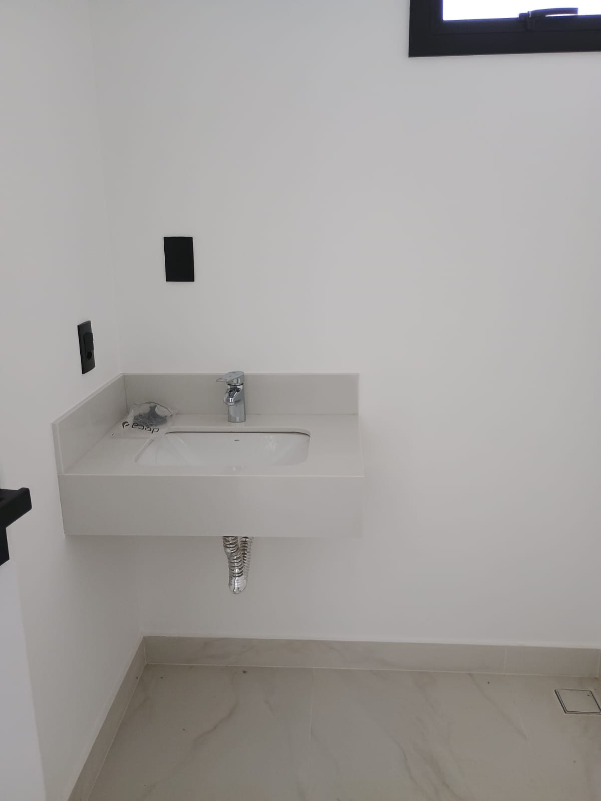 Alto Padrão, Piscina Infinita e Natureza ao Redor – Viva no Ibi Aram II!