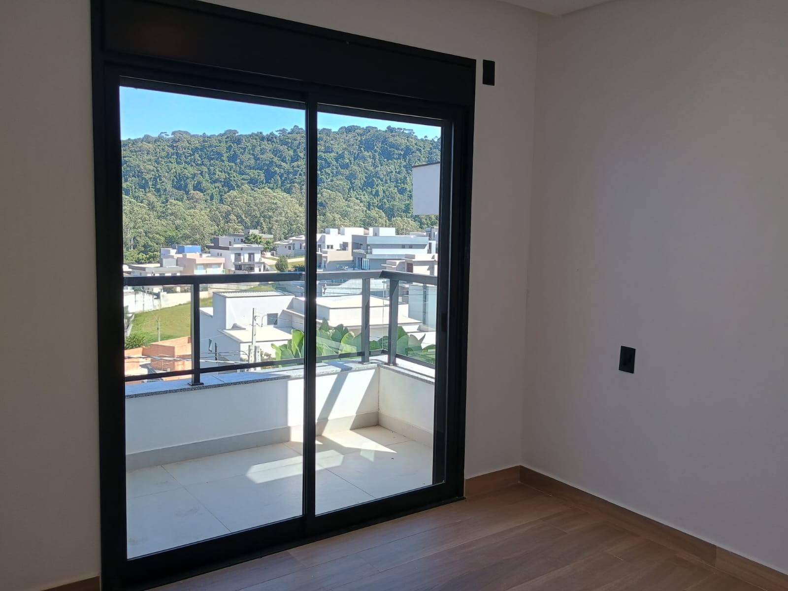 Alto Padrão, Piscina Infinita e Natureza ao Redor – Viva no Ibi Aram II!