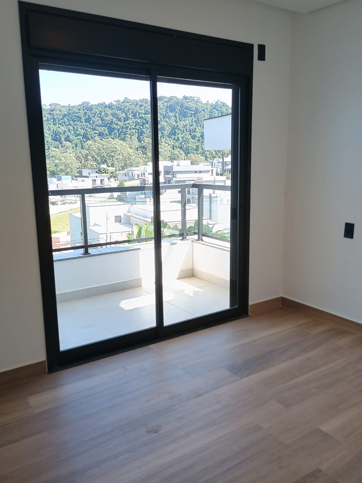 Alto Padrão, Piscina Infinita e Natureza ao Redor – Viva no Ibi Aram II!