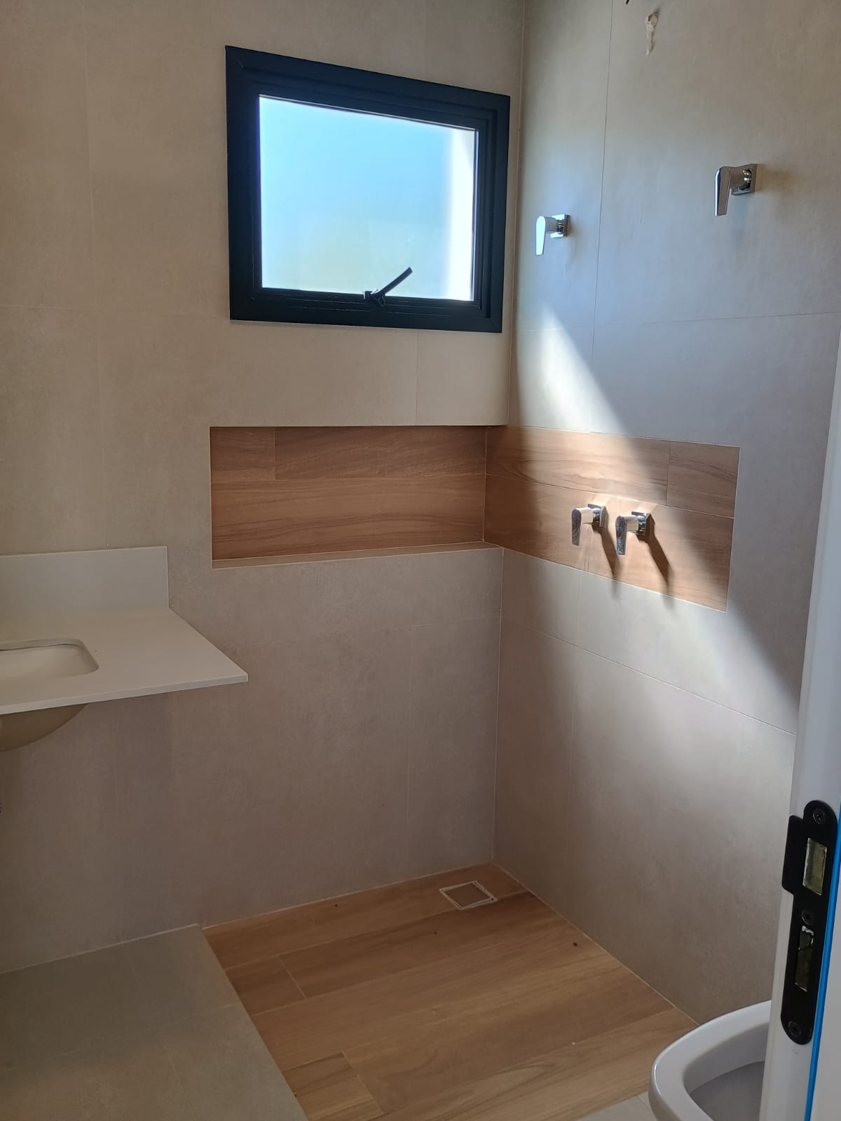 Alto Padrão, Piscina Infinita e Natureza ao Redor – Viva no Ibi Aram II!