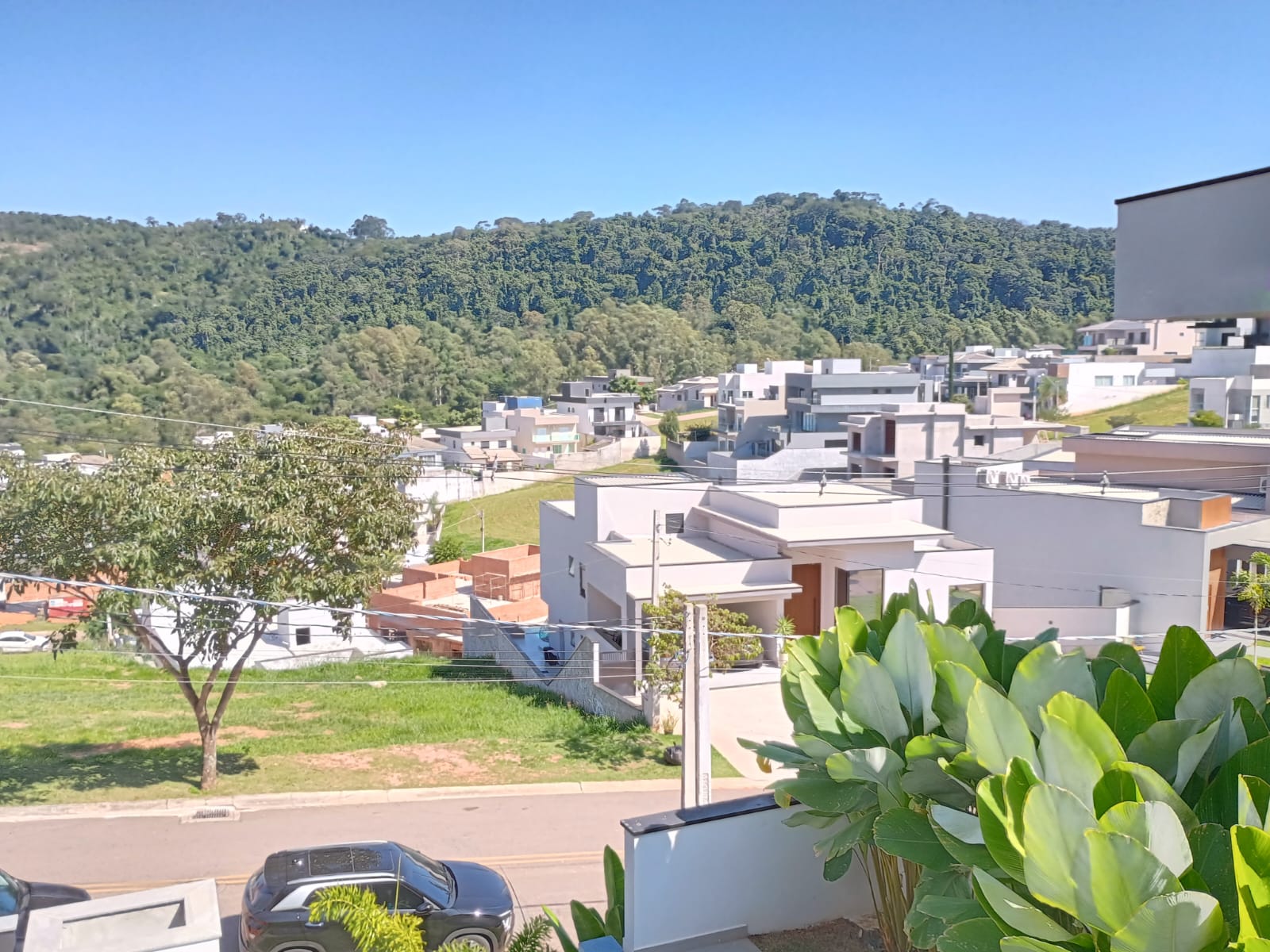 Alto Padrão, Piscina Infinita e Natureza ao Redor – Viva no Ibi Aram II!