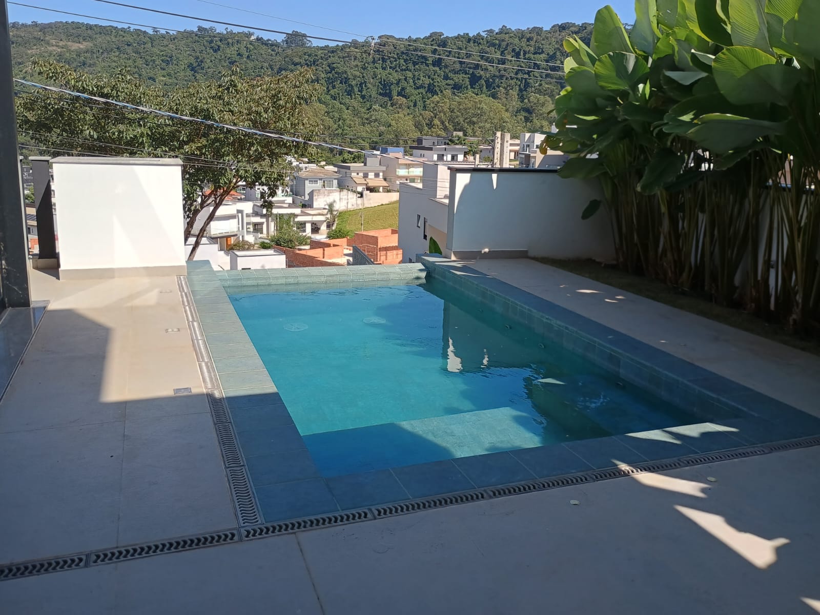 Alto Padrão, Piscina Infinita e Natureza ao Redor – Viva no Ibi Aram II!