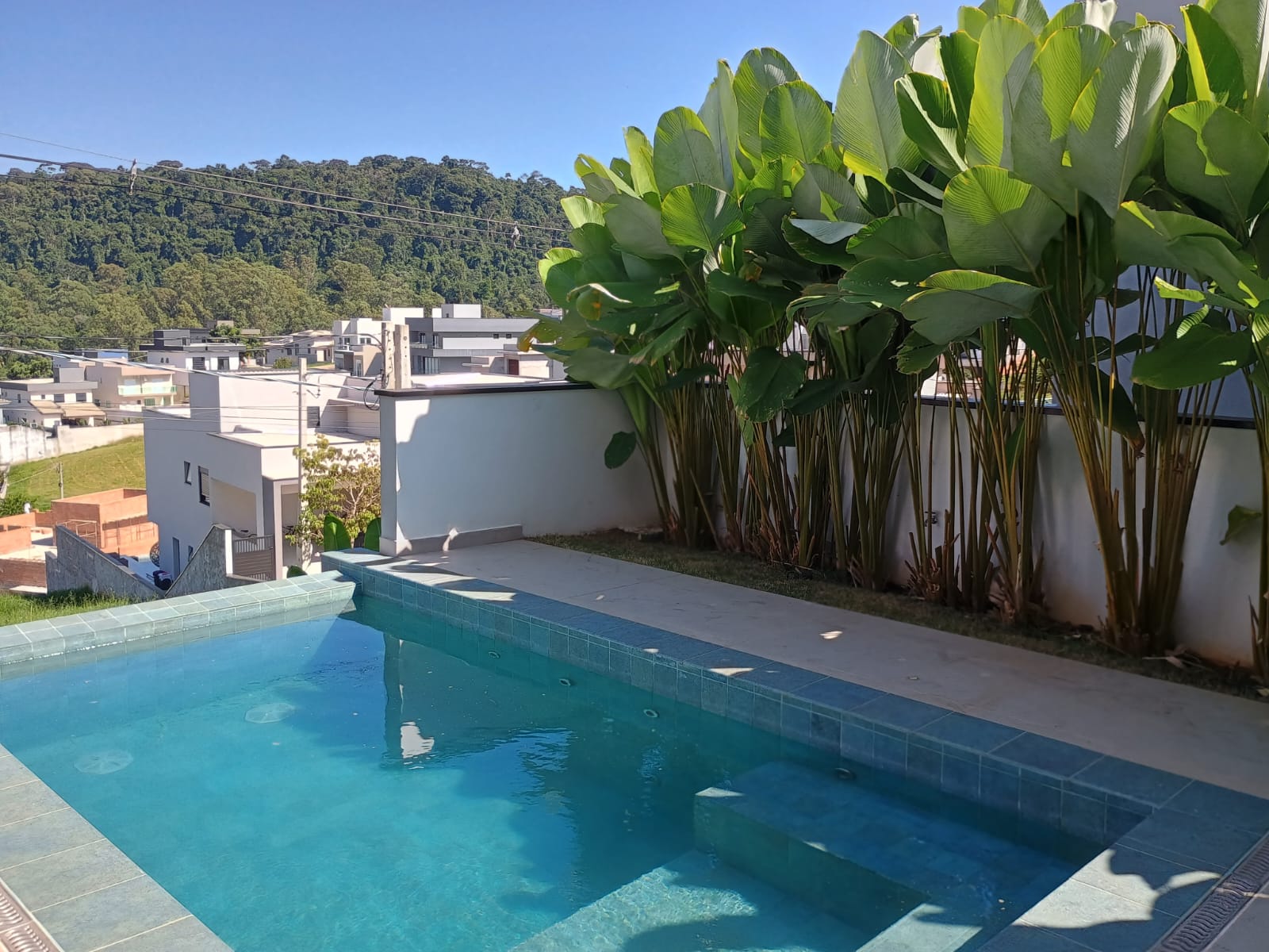 Alto Padrão, Piscina Infinita e Natureza ao Redor – Viva no Ibi Aram II!