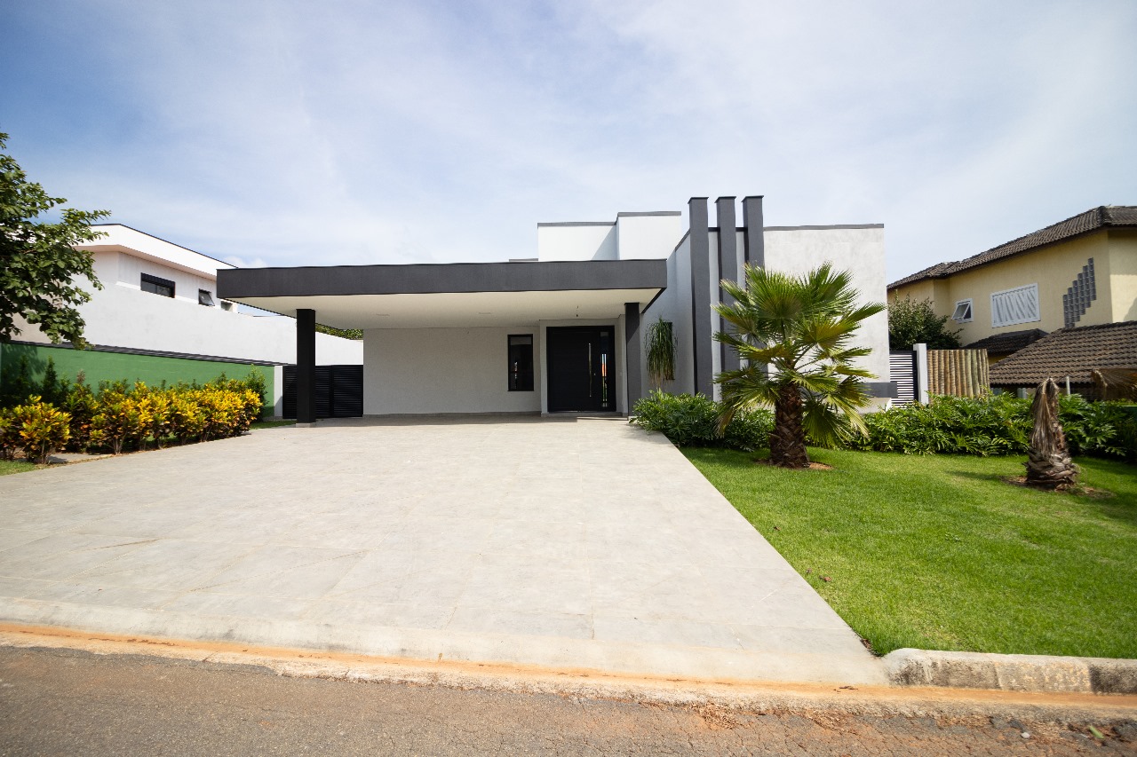 Casa Térrea com 4 suítes a venda no Residencial dos Lagos em Itupeva-SP 