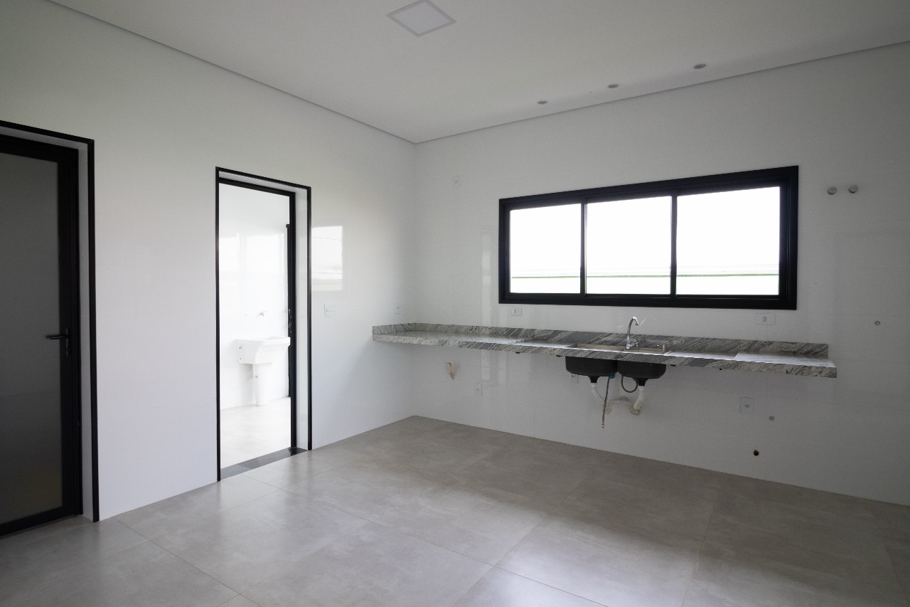 Casa Térrea com 4 suítes a venda no Residencial dos Lagos em Itupeva-SP 