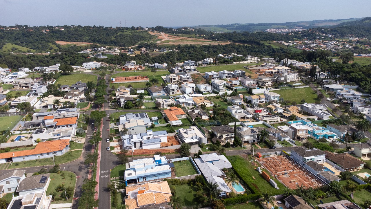 Casa Térrea com 4 suítes a venda no Residencial dos Lagos em Itupeva-SP 