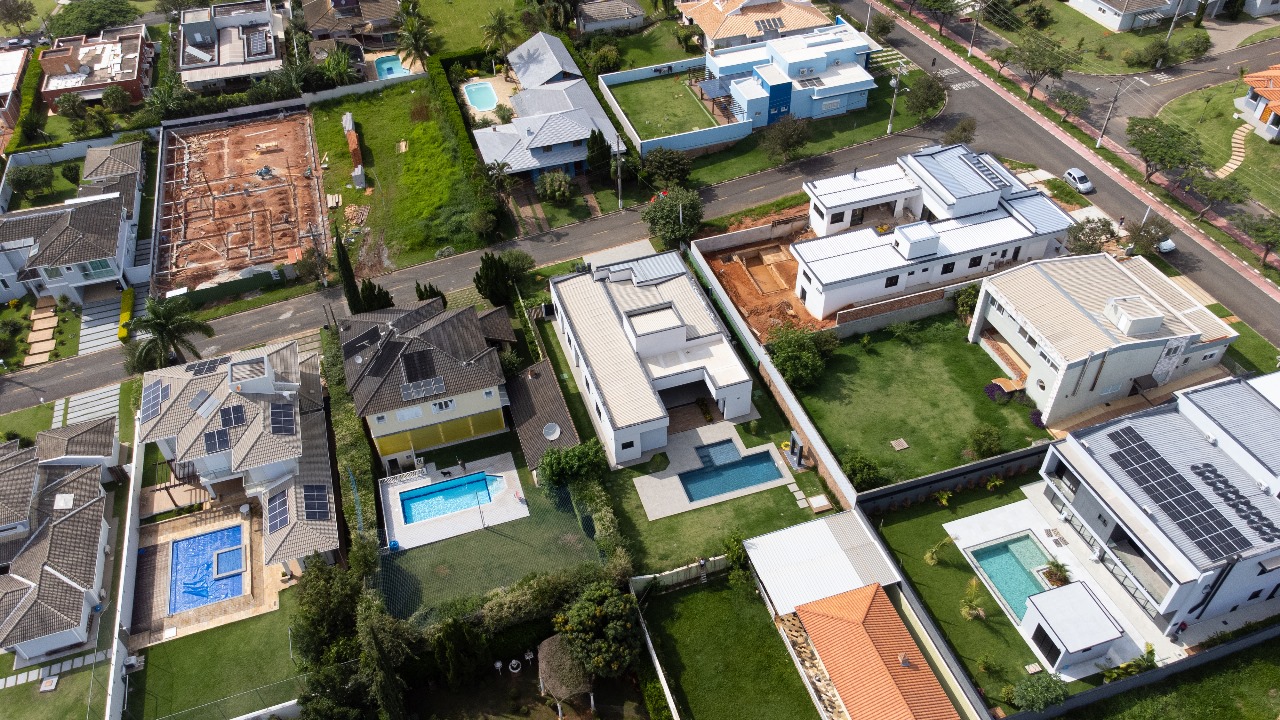 Casa Térrea com 4 suítes a venda no Residencial dos Lagos em Itupeva-SP 
