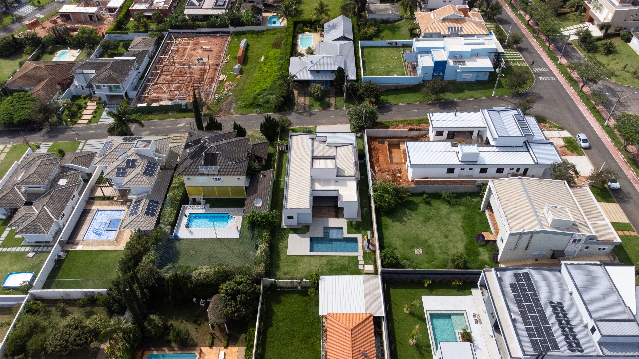 Casa Térrea com 4 suítes a venda no Residencial dos Lagos em Itupeva-SP 
