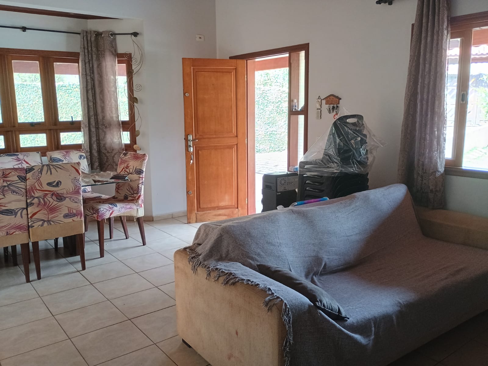 Casa com Vista Panorâmica, Piscina e Espaço Gourmet no Horizonte Azul 1!