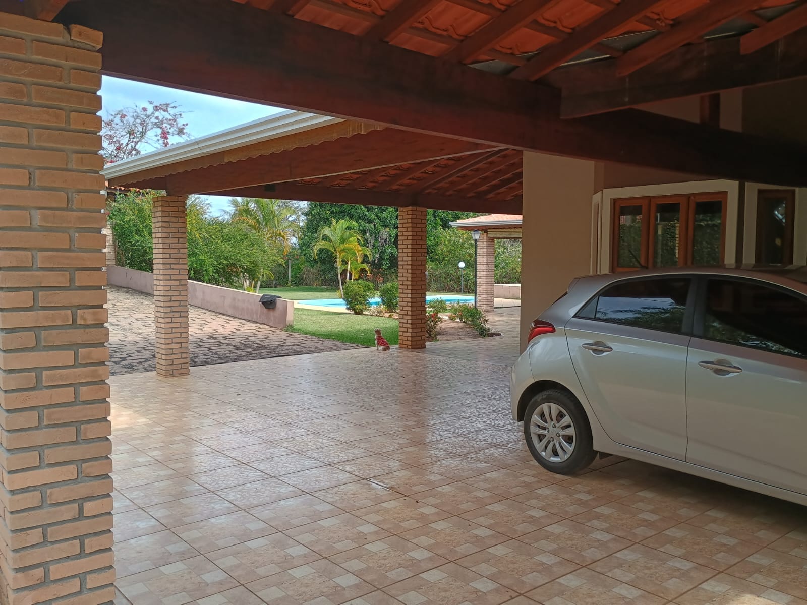 Casa com Vista Panorâmica, Piscina e Espaço Gourmet no Horizonte Azul 1!