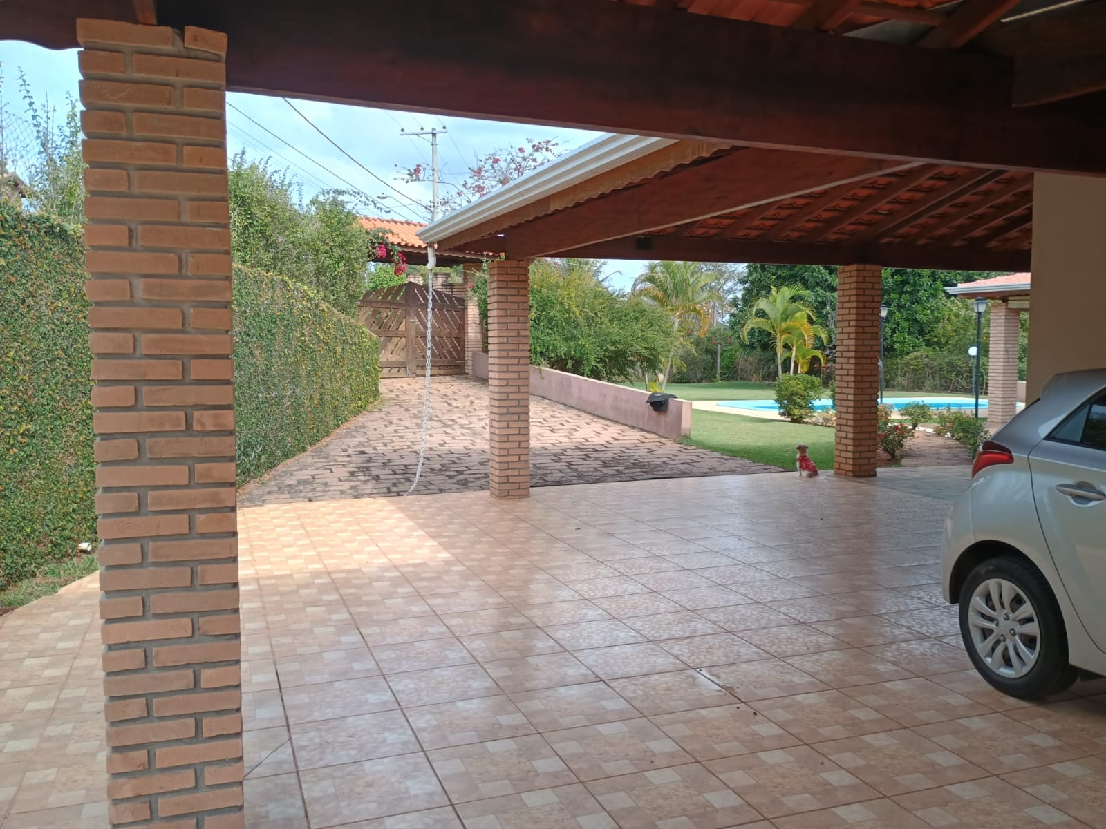 Casa com Vista Panorâmica, Piscina e Espaço Gourmet no Horizonte Azul 1!