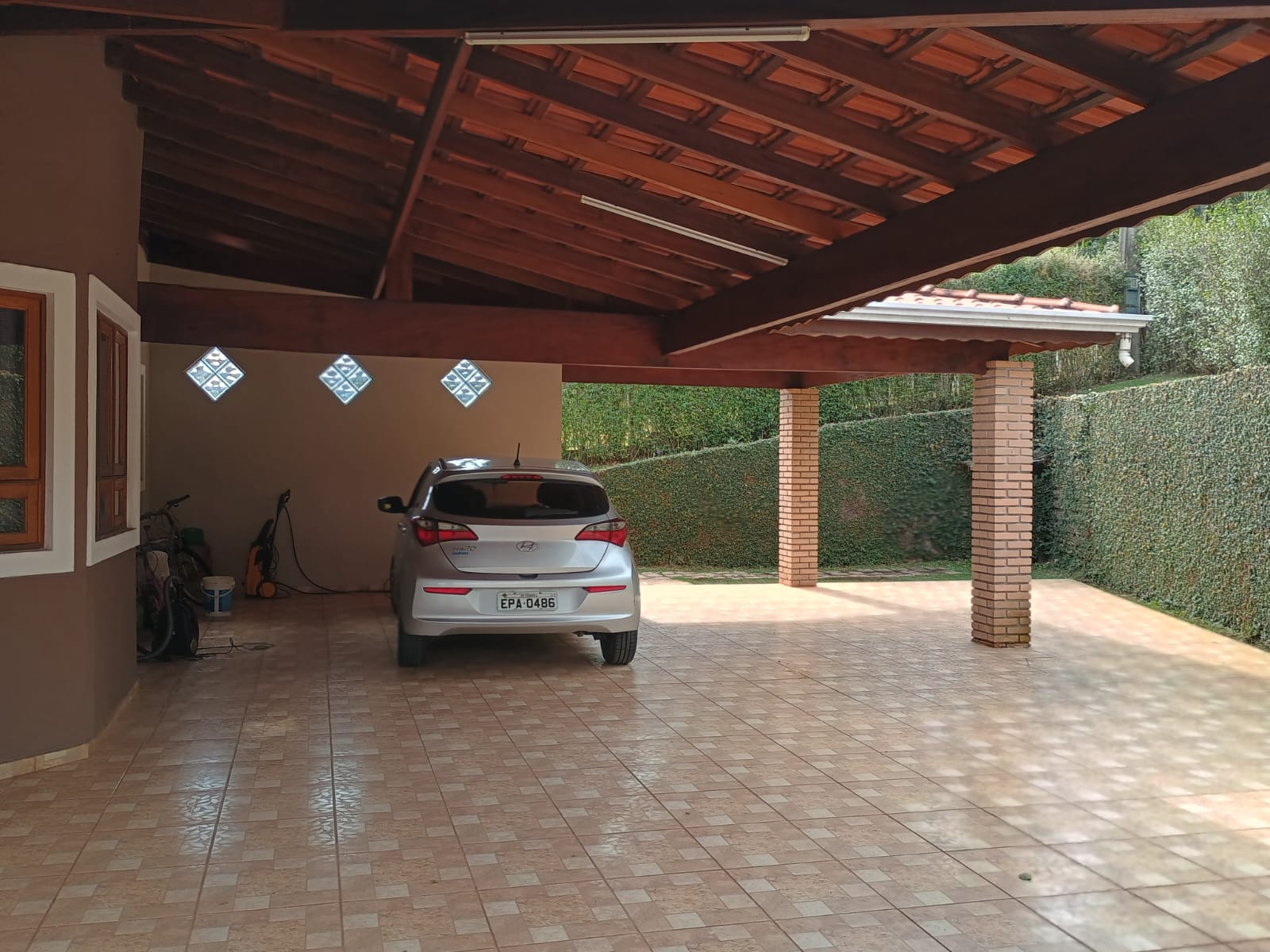 Casa com Vista Panorâmica, Piscina e Espaço Gourmet no Horizonte Azul 1!