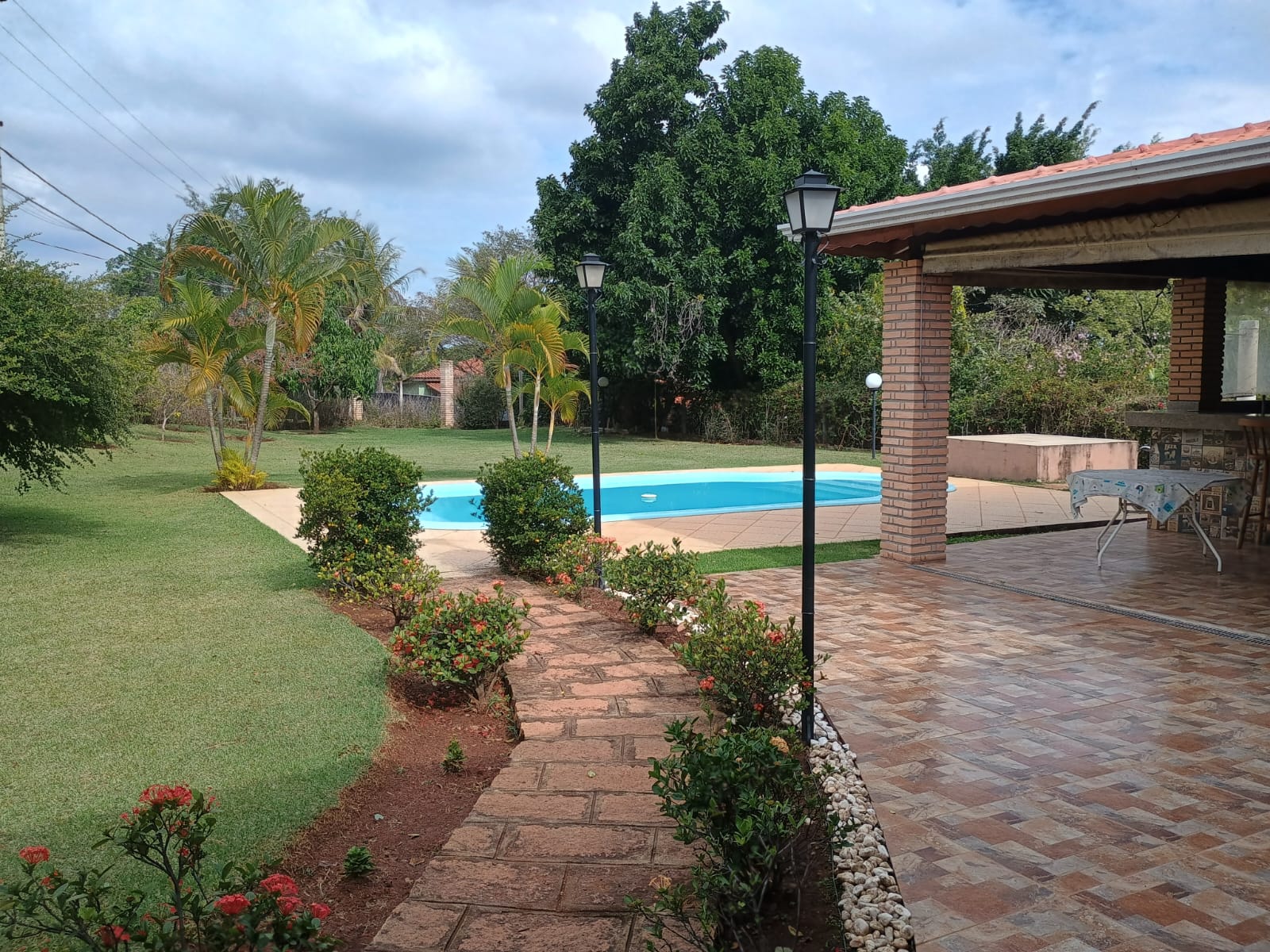 Casa com Vista Panorâmica, Piscina e Espaço Gourmet no Horizonte Azul 1!