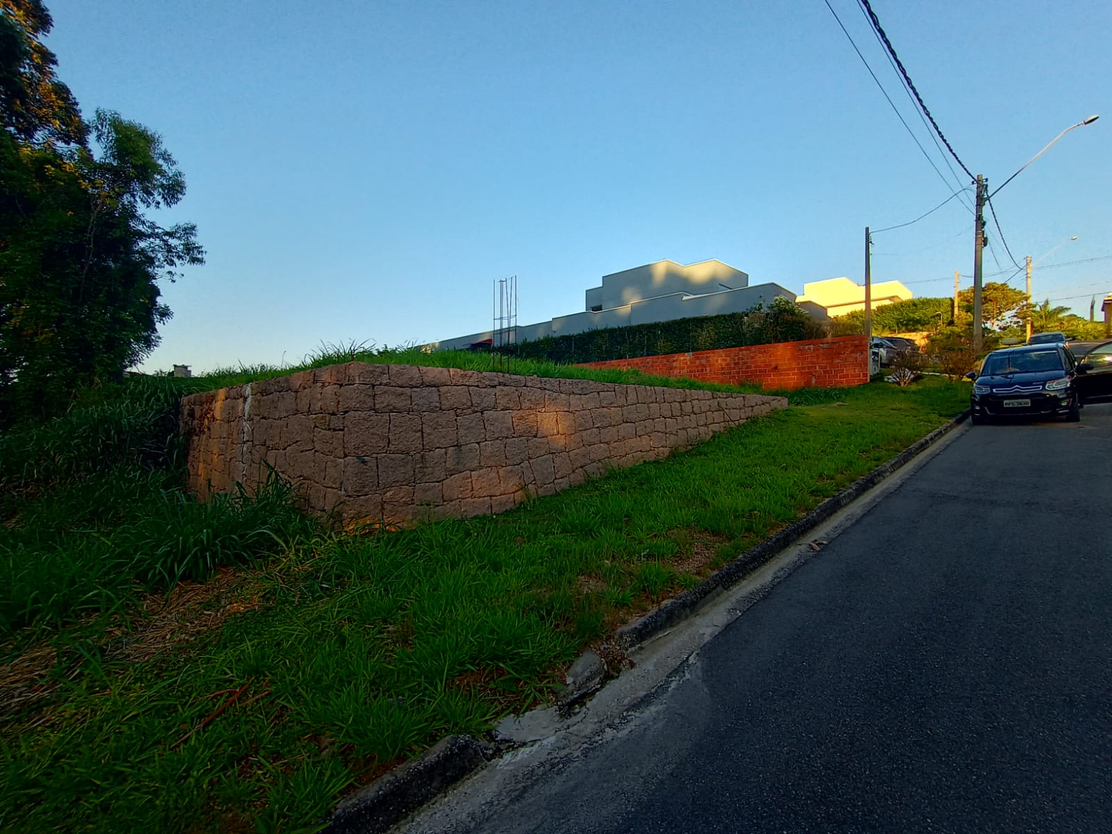 Terreno Plano com 1.040m² e Vista para o Pôr do Sol no Colinas do Inhandjara em Itupeva