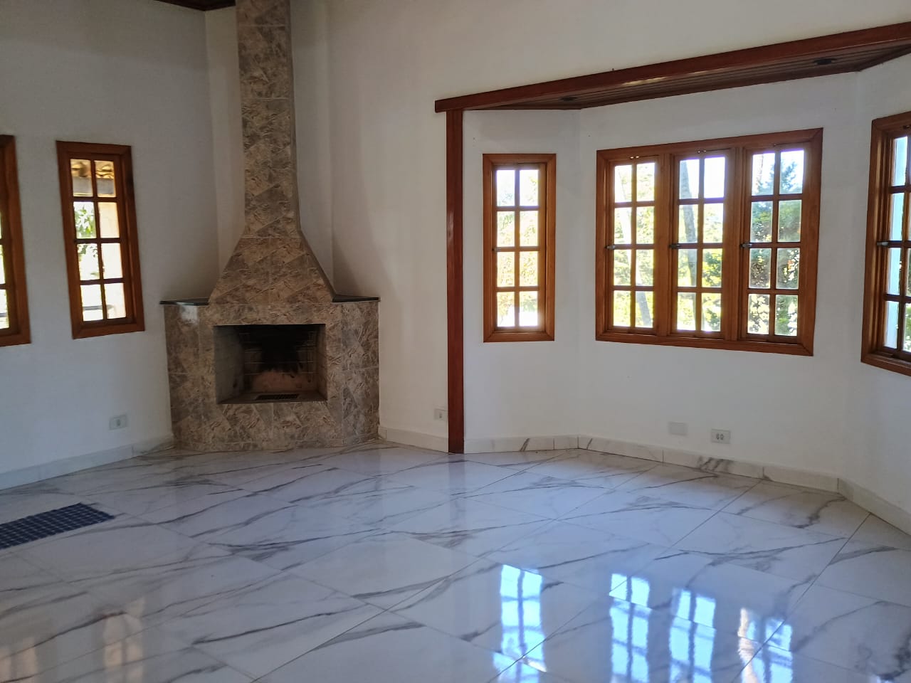 Casa Térrea com 3 dormitórios a venda no Condomínio Horizonte Azul 1