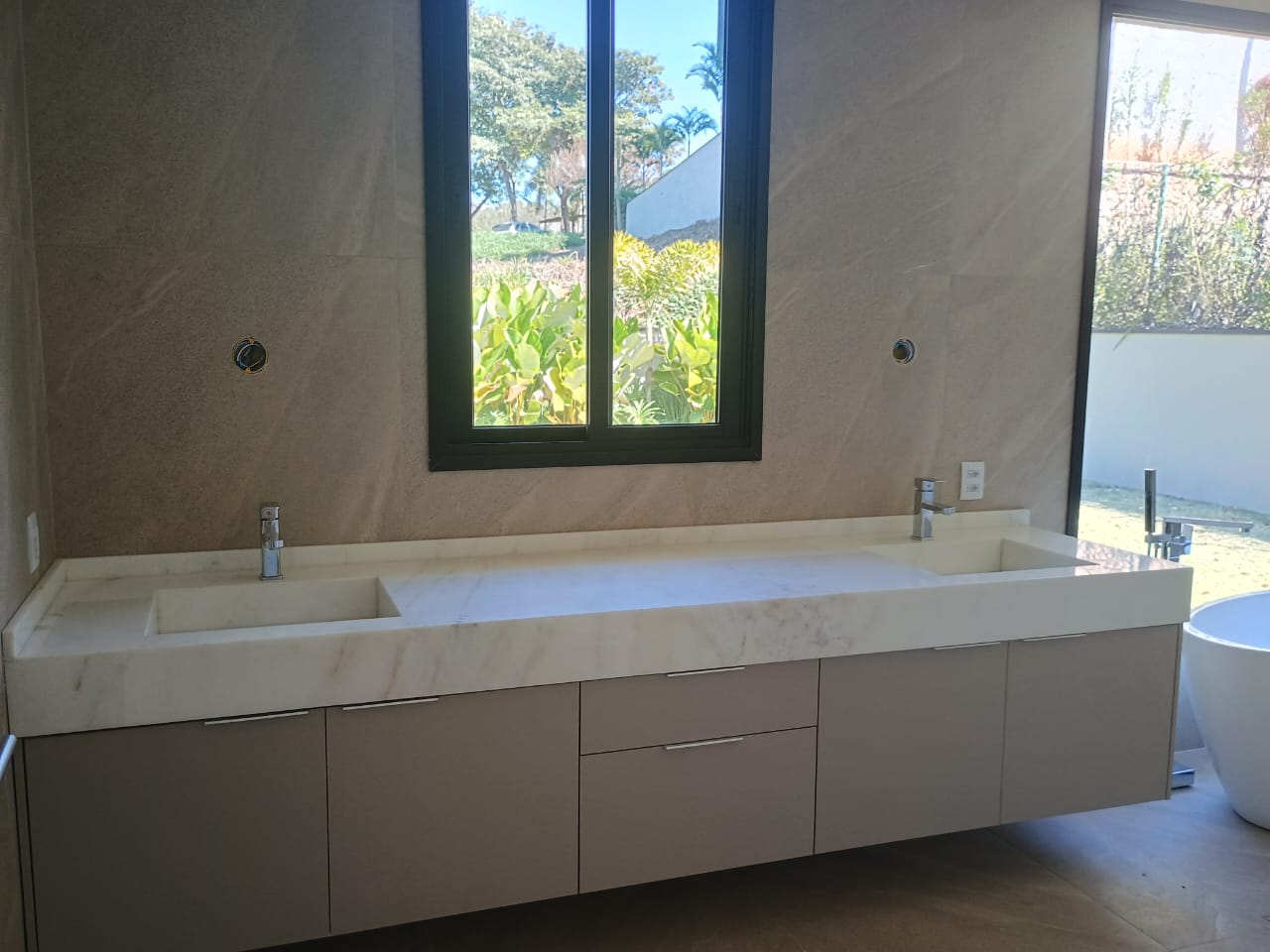 Casa Térrea 4 suítes a venda no Fazenda Serra Azul em Itupeva-SP