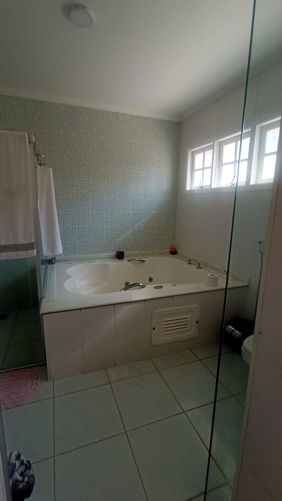 Casa Térrea com Piscina a Venda em Condomínio de Itupeva -SP