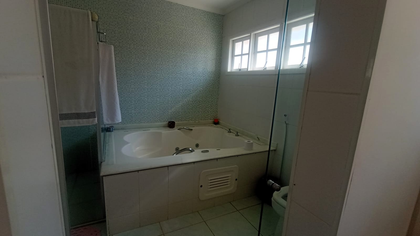 Casa Térrea com Piscina a Venda em Condomínio de Itupeva -SP