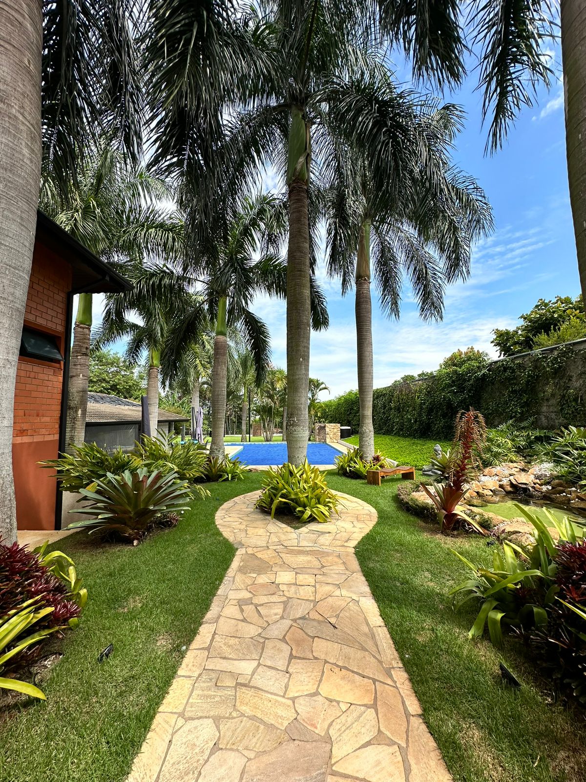 Casa Térrea Alto Padrão com 4 suítes a venda Condomínio Horizonte Azul 1