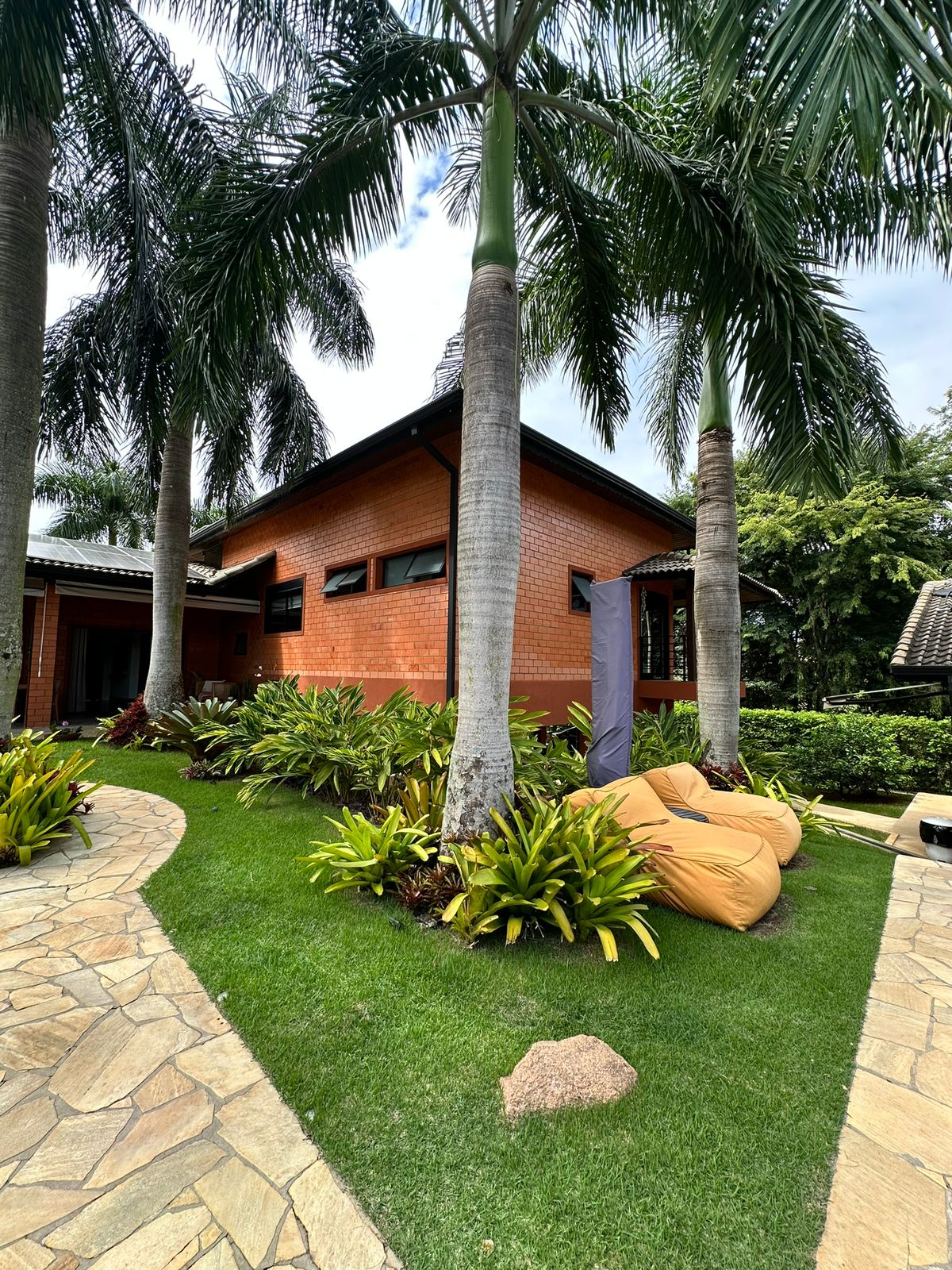 Casa Térrea Alto Padrão com 4 suítes a venda Condomínio Horizonte Azul 1