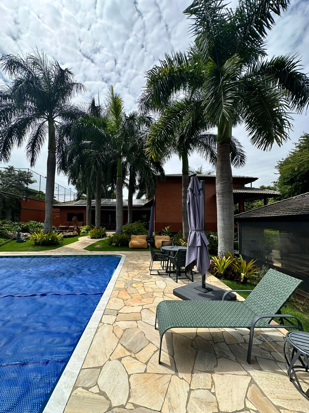 Casa Térrea Alto Padrão com 4 suítes a venda Condomínio Horizonte Azul 1