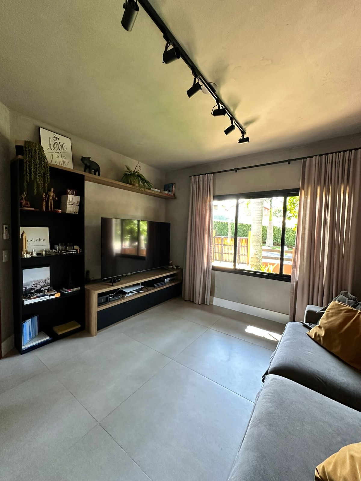Casa Térrea Alto Padrão com 4 suítes a venda Condomínio Horizonte Azul 1