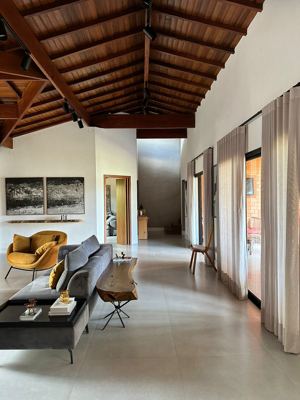 Casa Térrea Alto Padrão com 4 suítes a venda Condomínio Horizonte Azul 1