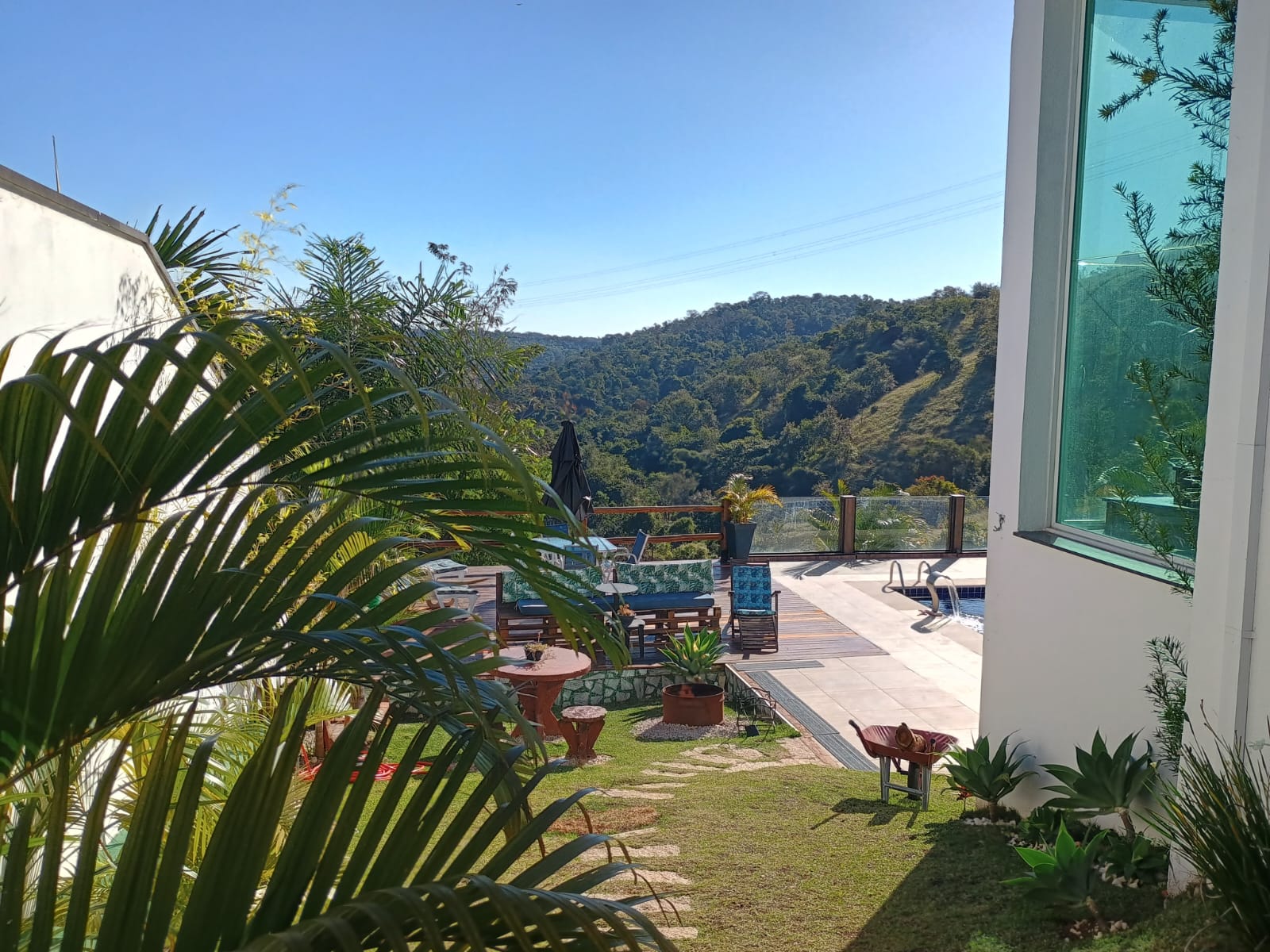 Casa de alto padrão com vista panorâmica no Horizonte Azul 2