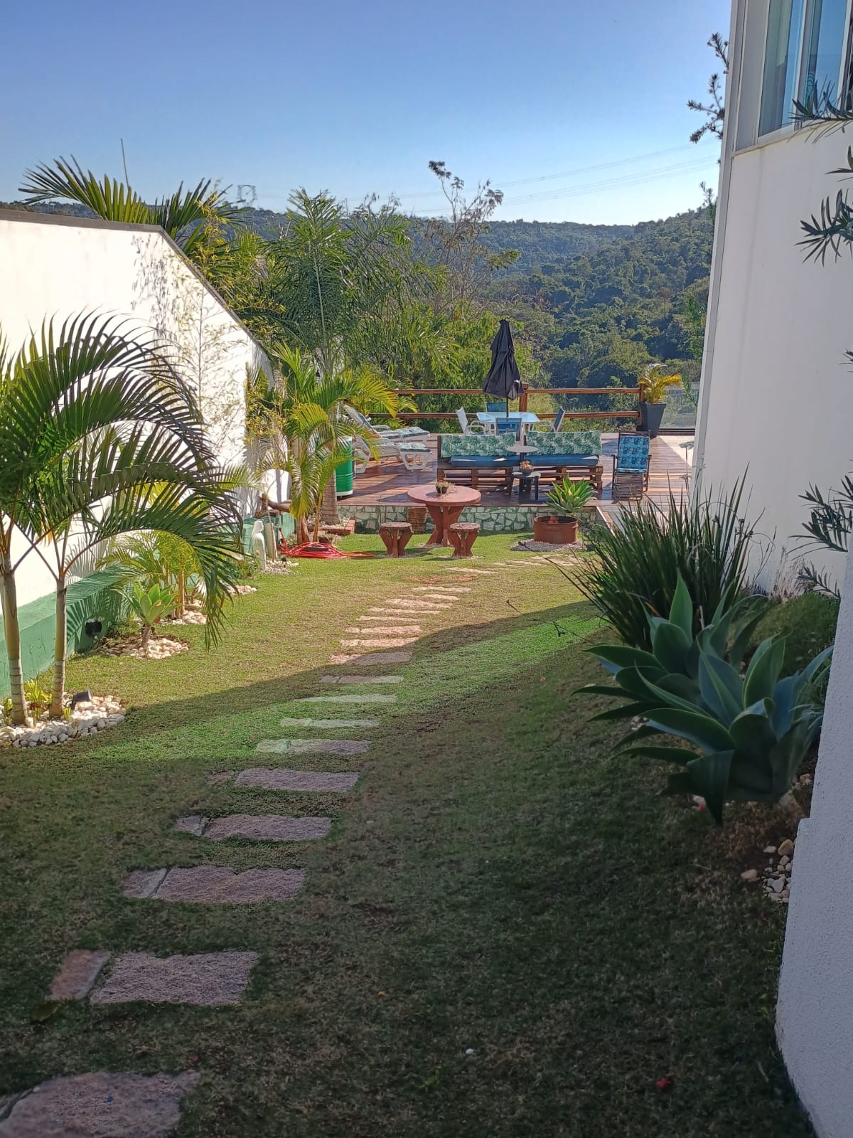 Casa de alto padrão com vista panorâmica no Horizonte Azul 2