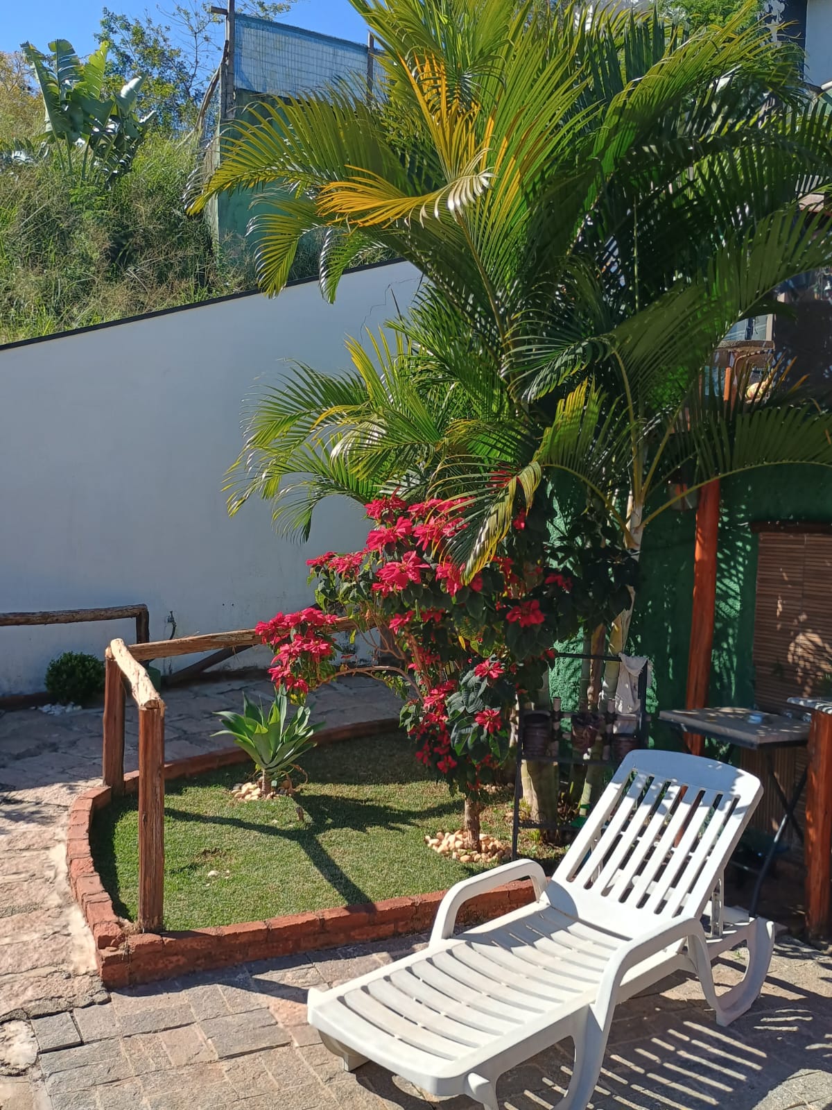 Casa de alto padrão com vista panorâmica no Horizonte Azul 2