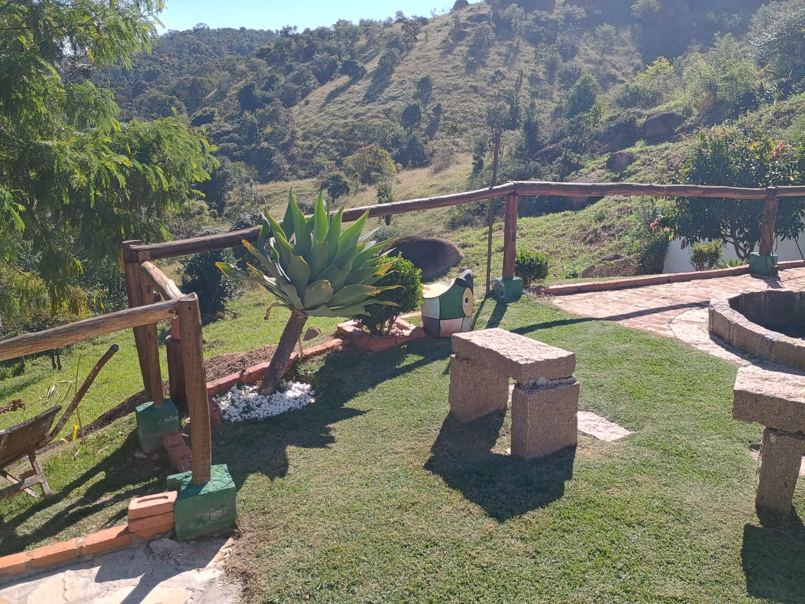 Casa de alto padrão com vista panorâmica no Horizonte Azul 2
