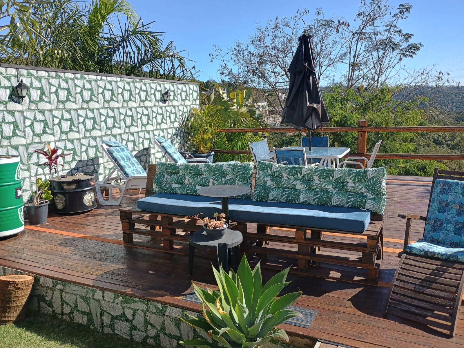 Casa de alto padrão com vista panorâmica no Horizonte Azul 2