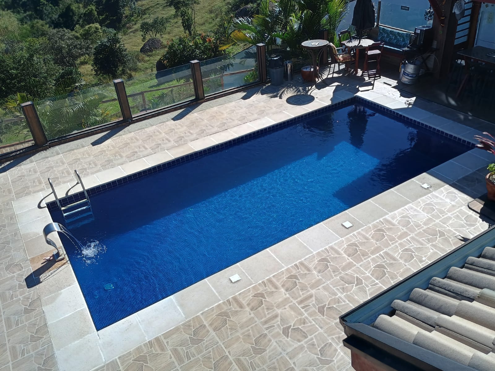 Casa de alto padrão com vista panorâmica no Horizonte Azul 2