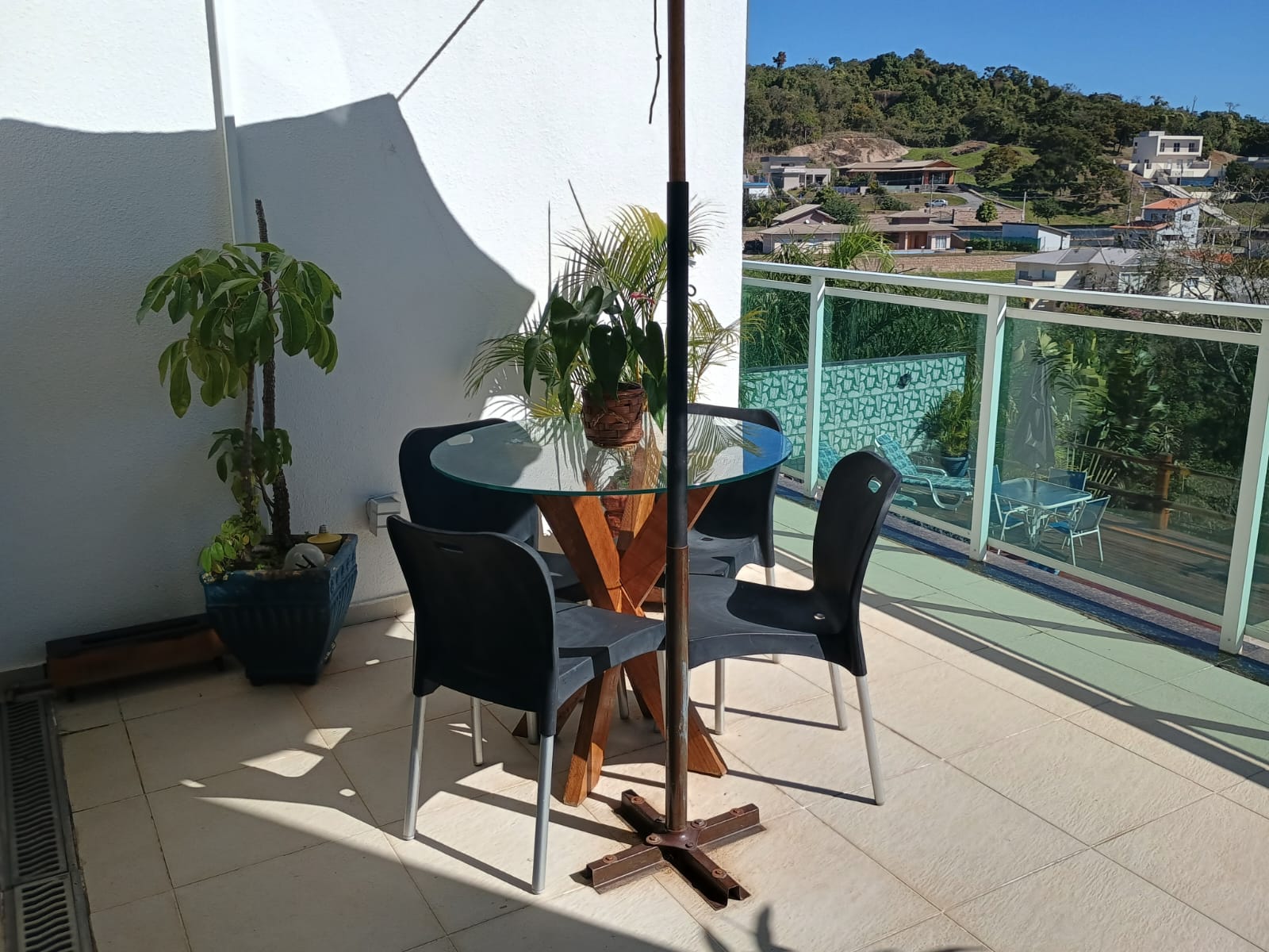 Casa de alto padrão com vista panorâmica no Horizonte Azul 2